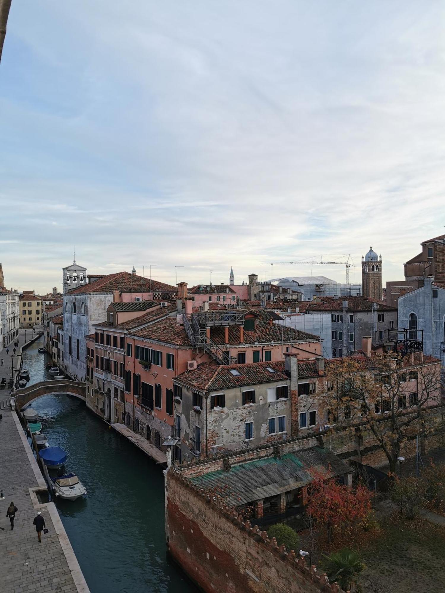 Appartamento Large And Bright With Canal View Venezia