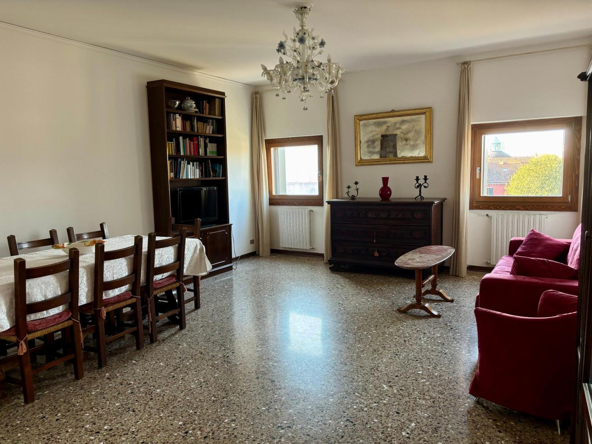 Large And Bright With Canal View Appartamento *